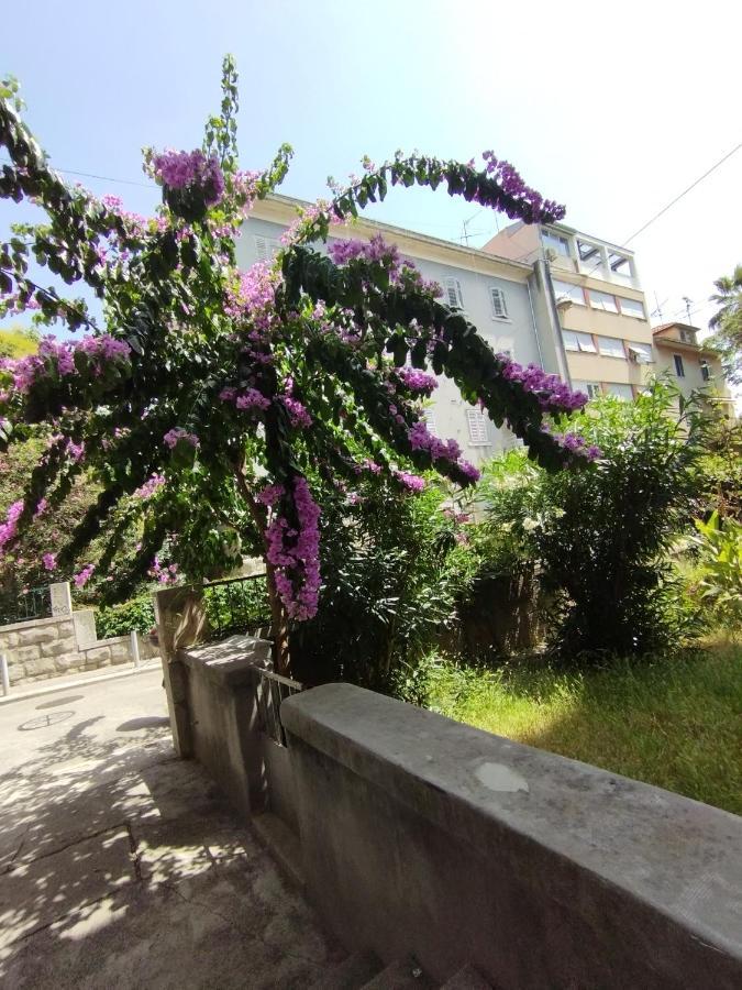 Bugenvilija Apartment Split Exterior photo